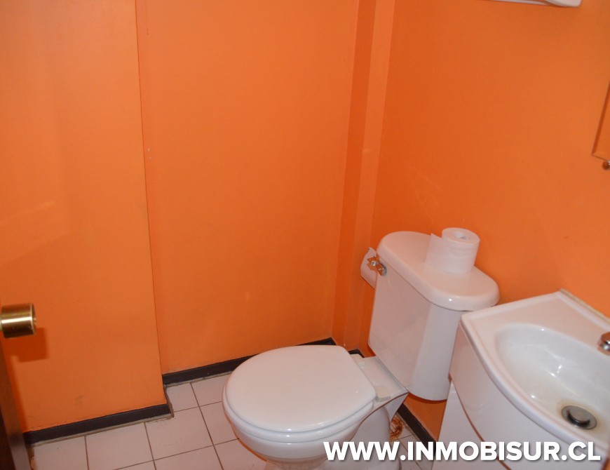 Arriendo en Puerto Montt | Oficina Edificio Antihual con estacionamiento