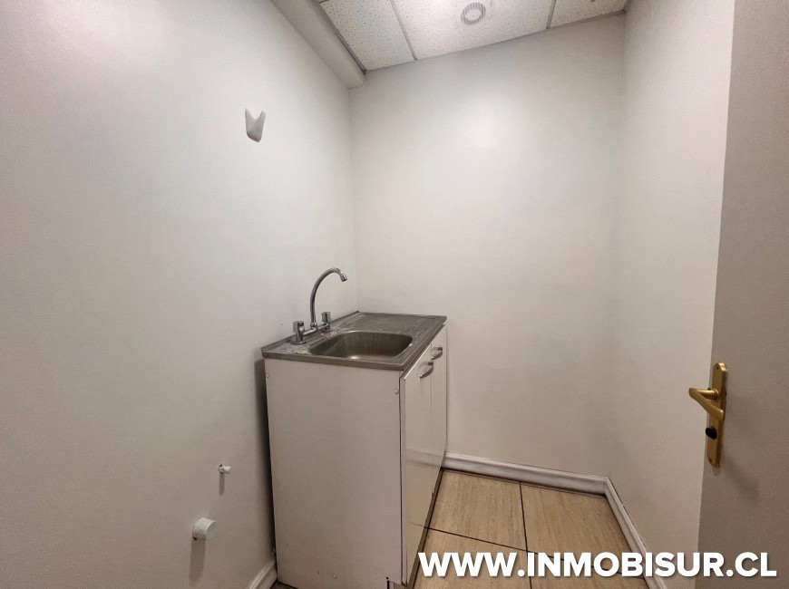 Arriendo en Puerto Montt | Oficina grande en arriendo Edificio Torre del Puerto piso 12 y 13