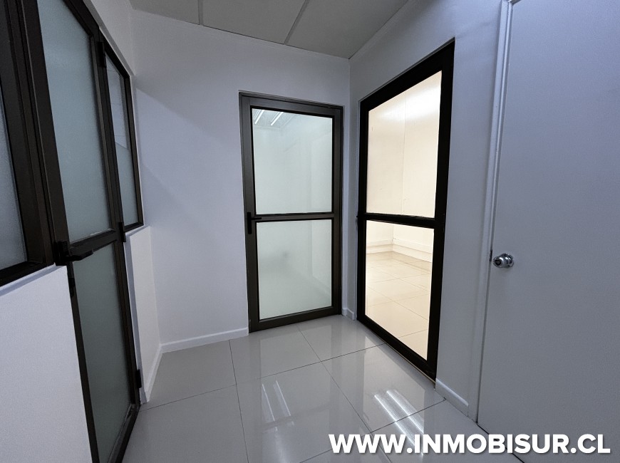 Venta en Puerto Montt | Oficina remodelada y equipada para consulta dental en pleno centro de Puerto Montt