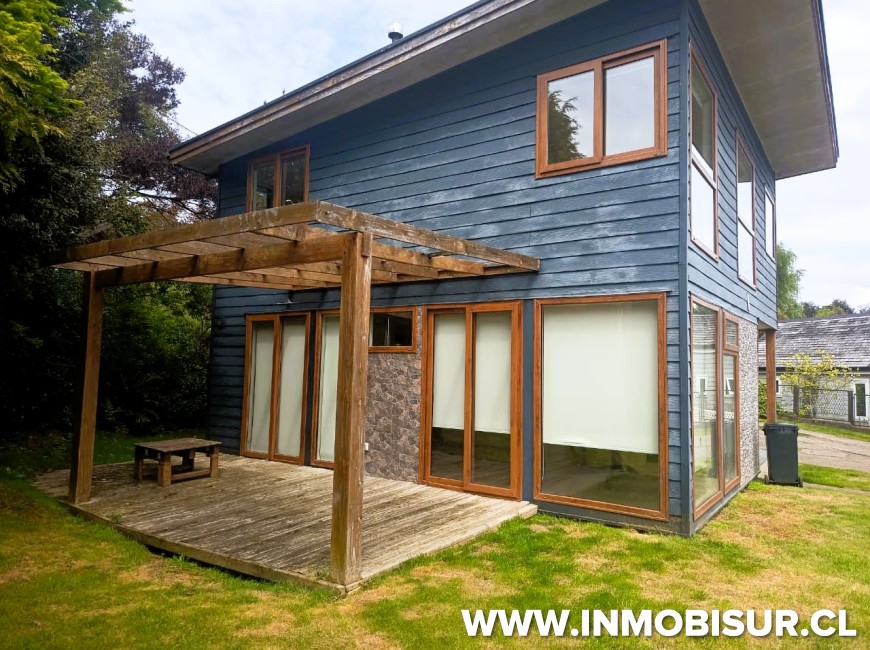 Arriendo en Puerto Varas | Se arrienda luminosa Casa en sector Puerto Chico