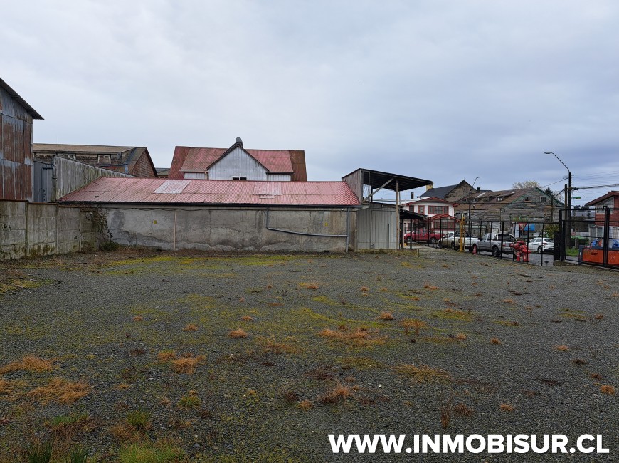 Venta en Puerto Montt | Venta amplio sitio con oficinas y bodegas dentro de la ciudad