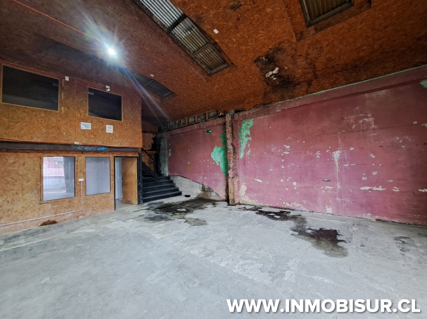 Venta en Puerto Montt | Venta amplio sitio con oficinas y bodegas dentro de la ciudad