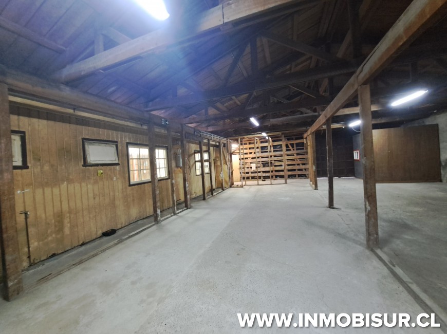 Venta en Puerto Montt | Venta amplio sitio con oficinas y bodegas dentro de la ciudad