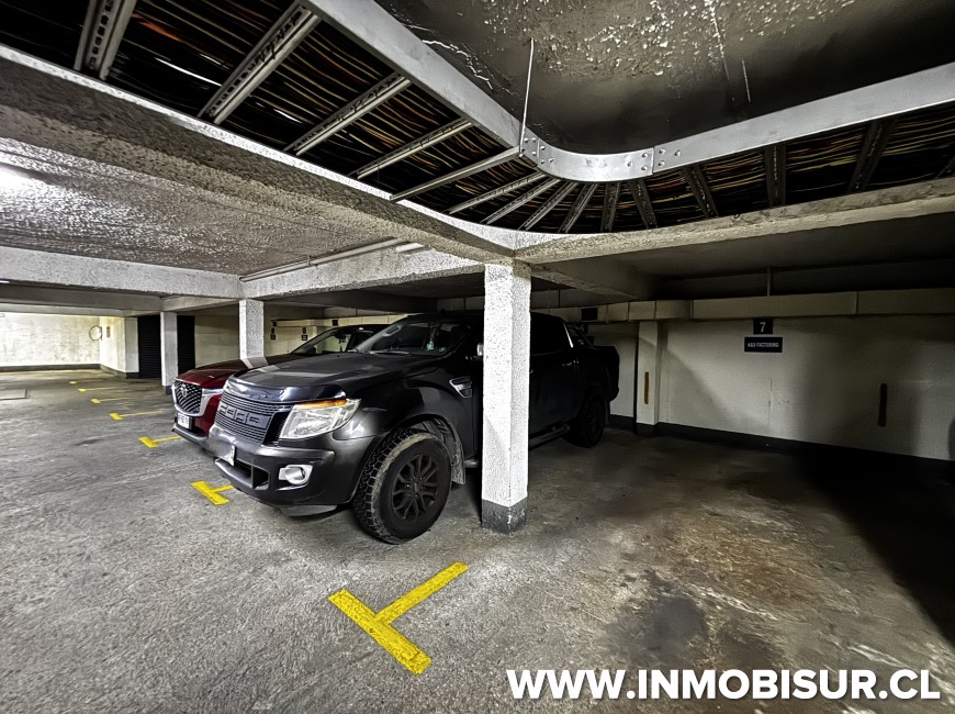 Venta en Puerto Montt | Venta de amplia oficina con estacionamiento en pleno centro de Puerto Montt
