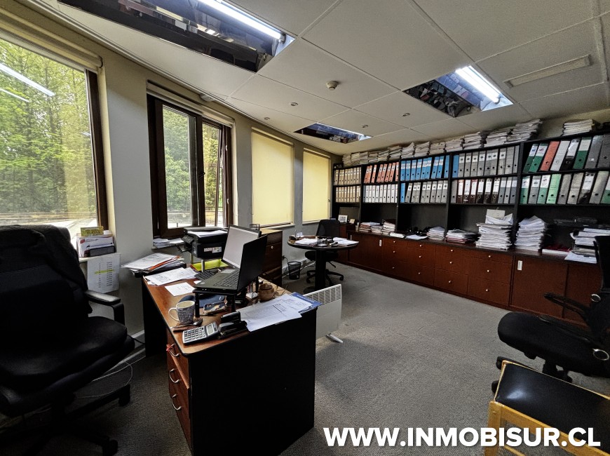 Venta en Puerto Montt | Venta de amplia oficina con estacionamiento en pleno centro de Puerto Montt