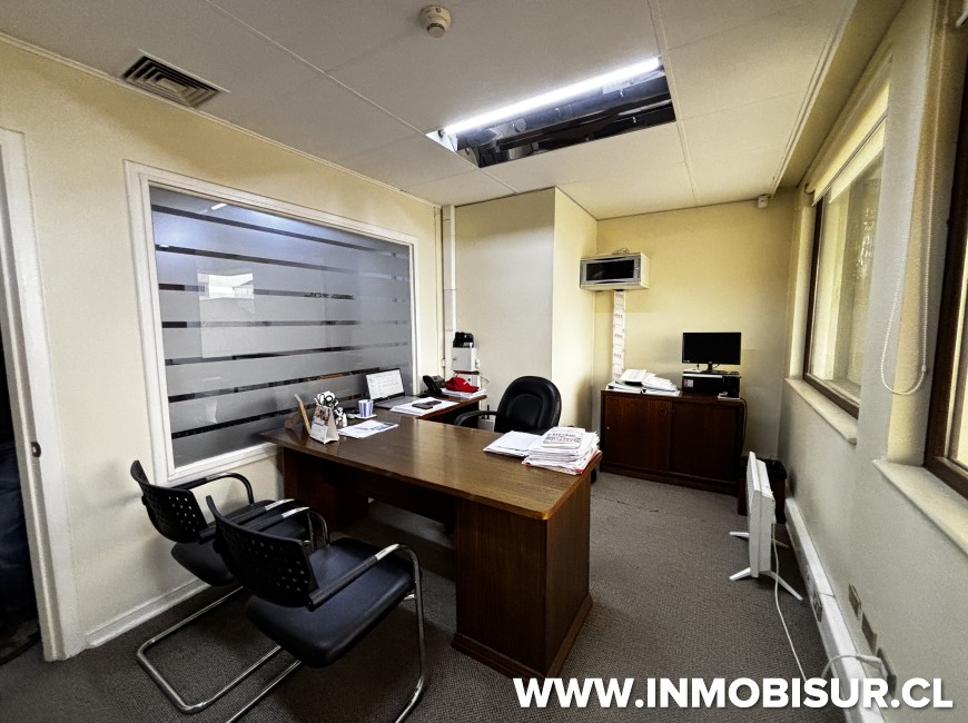 Venta en Puerto Montt | Venta de amplia oficina con estacionamiento en pleno centro de Puerto Montt