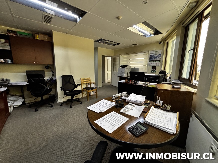 Venta en Puerto Montt | Venta de amplia oficina con estacionamiento en pleno centro de Puerto Montt