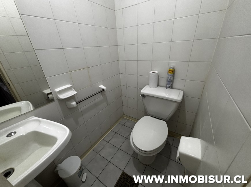 Venta en Puerto Montt | Venta de amplia oficina con estacionamiento en pleno centro de Puerto Montt