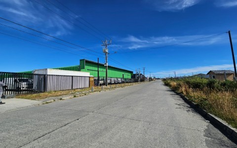 Arriendo en Puerto Montt | Arriendo de amplio de Galpón con oficinas en Husamontt en 251 | Arriendo de amplio de Galpón con oficinas en Husamontt