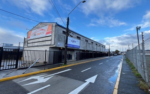 Arriendo en Puerto Montt | Locales comerciales nuevos a estrenar para repuestos en 251 | Locales comerciales nuevos a estrenar para repuestos
