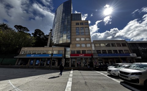 Venta en Puerto Montt | Oficina remodelada y equipada para consulta dental en pleno centro de Puerto Montt en 251 | Oficina remodelada y equipada para consulta dental en pleno centro de Puerto Montt