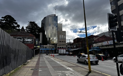 Venta en Puerto Montt | Venta de amplia oficina con estacionamiento en pleno centro de Puerto Montt en 251 | Venta de amplia oficina con estacionamiento en pleno centro de Puerto Montt